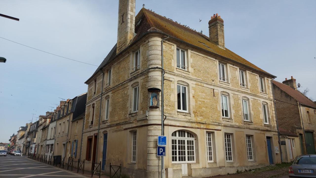 Charmant Studio En Centre-Ville. Saint-Pierre-en-Auge Exterior foto